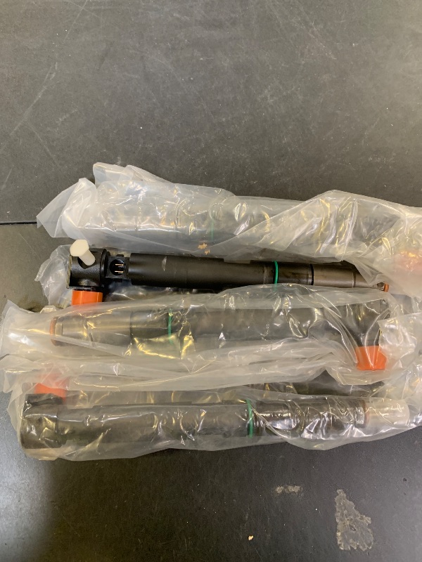 Photo 1 of Solarhome 4PCS Fuel Injectors with Seal 400903-00074D 7275454 28337917 for Bobcat E32 E35 E42 E45 E50 E55 E85 S450 S510 S550 S570 S590