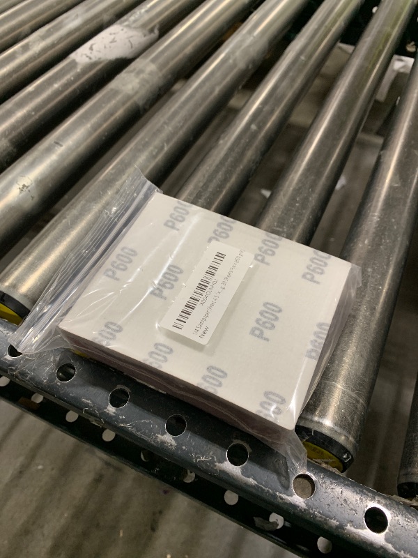 Photo 1 of 1/4 Sheet Sandpaper 5.5" x 4.5" Hook and Loop Sanding Paper 600 Grit Sandpaper for Palm Sander 30 PCS Aluminum Oxide Sanding Sheets Hand Sanding Blocks for Metal, Woodworking and Polishing (600 grit)