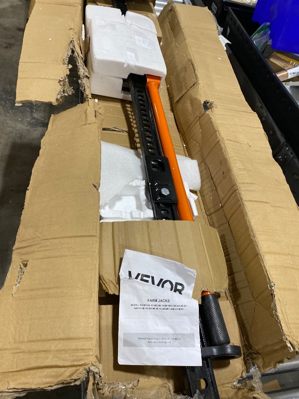 Photo 1 of VEVOR Farm Jack with Base, 60" Utility High Lift Farm Jack, 3.18 Ton (7,000 lbs) Capacity Ratcheting Off Road Utility Jacks, Heavy-Duty Lift Jacks with 5.12"-54.33" Lifting Range for Tractor,Truck,SUV