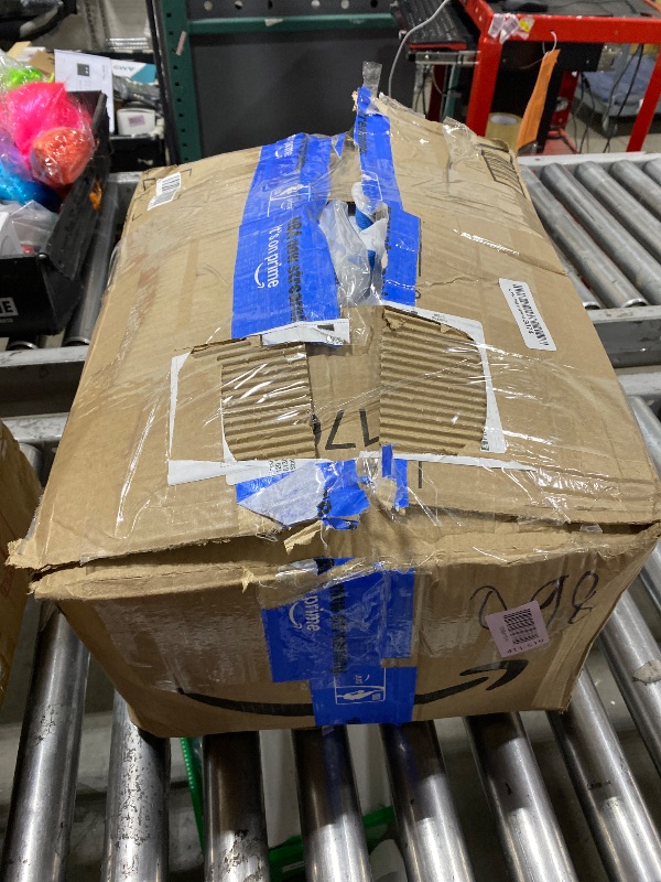 Photo 1 of ROSGONIA Oversized King Comforter 128x120, 3pcs Super King Plus (1 White Comforter & 2 Pillowcases) Lightweight Oversized Bedding Set Blanket