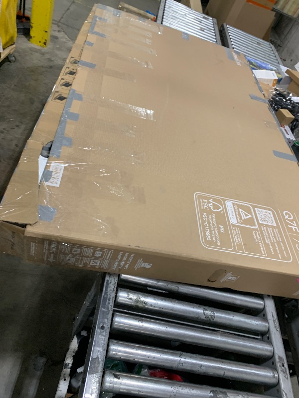 Photo 1 of SAMSUNG QLED Q7F 75