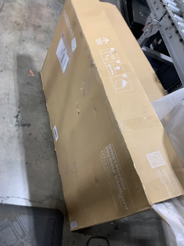 Photo 1 of Samsung 43” Smart Monitor M7 (M70F) 4K UHD Display, Samsung Vision AI, Smart TV Apps, Gaming Hub, USB-C, HDMI and USB-A, Black, LS43FM702UNXZA, 2025