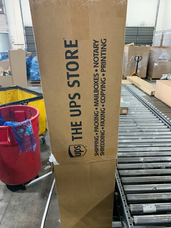 Photo 1 of ARTIFICIAL PLANT 