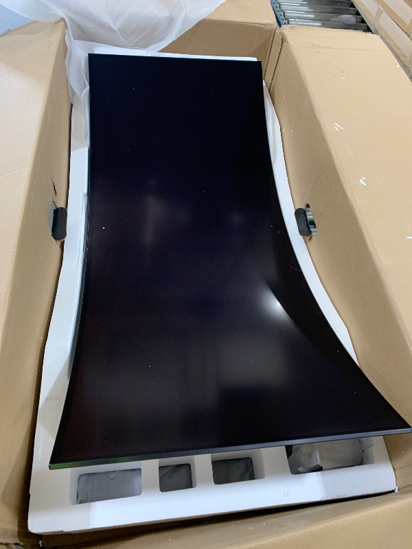 Photo 1 of LG - UltraGear 45" OLED Gaming Monitor