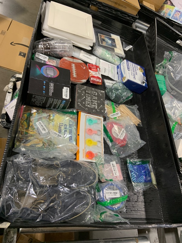 Photo 1 of BOXLOT BUNDLE OF GENERAL MERCHANDISE