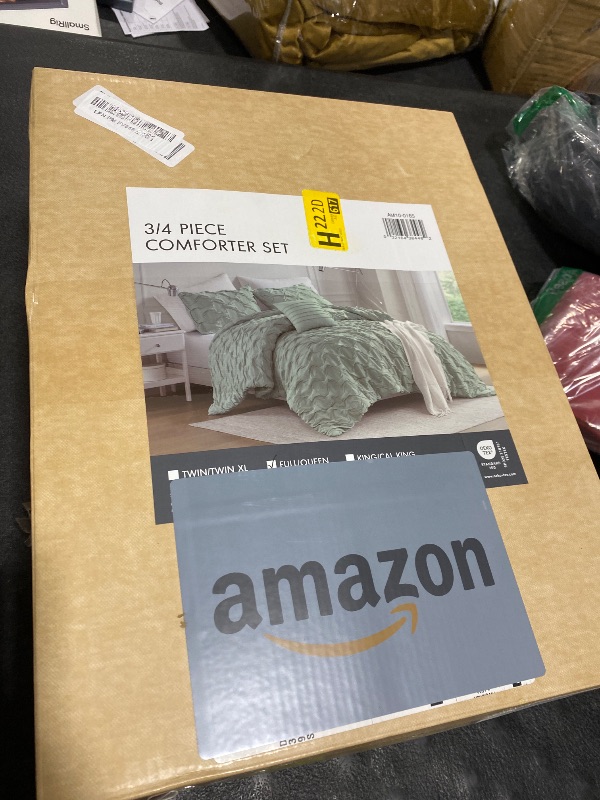 Photo 1 of Comfort Spaces Comforter for Queen Size Bed, Ogee Ruched with Crinkle Texture, Breathable Comforter Set Queen, All Season Lightweight Bedding Set, Shams, Décor Pilow, Full/Queen Green 4 Piece