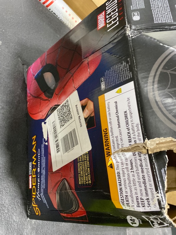 Photo 1 of Spider-Man Marvel Legends Series Homecoming Electronic Expressive Mask, Premium Interactive Roleplay Gear for Adults