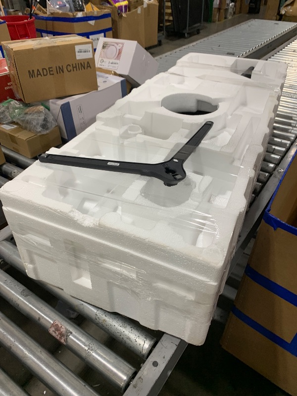 Photo 1 of SAMSUNG MONITER