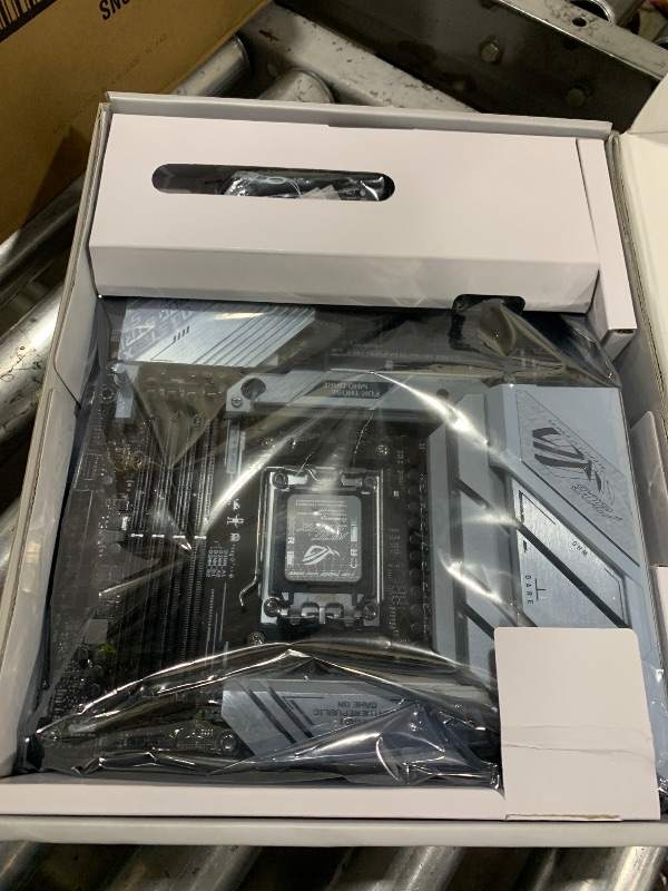 Photo 1 of ASUS ROG Strix B650-A Gaming WiFi AMD B650 AM5 Ryzen™ Desktop 9000 8000 & 7000 ATX motherboard, 12 + 2 power stages, DDR5, 3x M.2 slot, PCIe® 4.0, 2.5G LAN, WiFi 6E, USB 3.2 Gen 2x2 Type-C®, Aura Sync