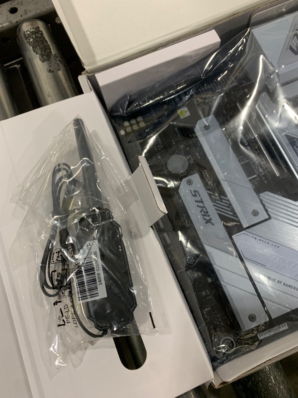 Photo 1 of ASUS ROG Strix B650-A Gaming WiFi AMD B650 AM5 Ryzen™ Desktop 9000 8000 & 7000 ATX motherboard, 12 + 2 power stages, DDR5, 3x M.2 slot, PCIe® 4.0, 2.5G LAN, WiFi 6E, USB 3.2 Gen 2x2 Type-C®, Aura Sync