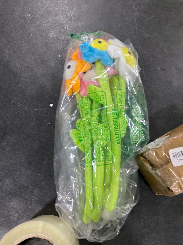 Photo 1 of 10 Pcs Plush Sunflower Flower Stuffed Bendable Stems Plush Bouquet Toy Soft Rose Flower 12.6 Inch for Christmas Classroom 2025 Mother's Day Valentines Day Girl Girlfriend Wife(10 Pcs Colorful Daisy)