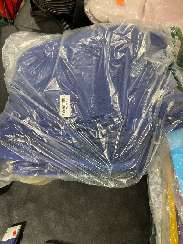 Photo 1 of ********STAINED*******
Amazon Basics 6-Piece Fade-Resistant 100% Cotton Towel Set, Soft and Absorbent, 2 Bath Towels, 2 Hand Towels, 2 Washcloths, Navy Blue