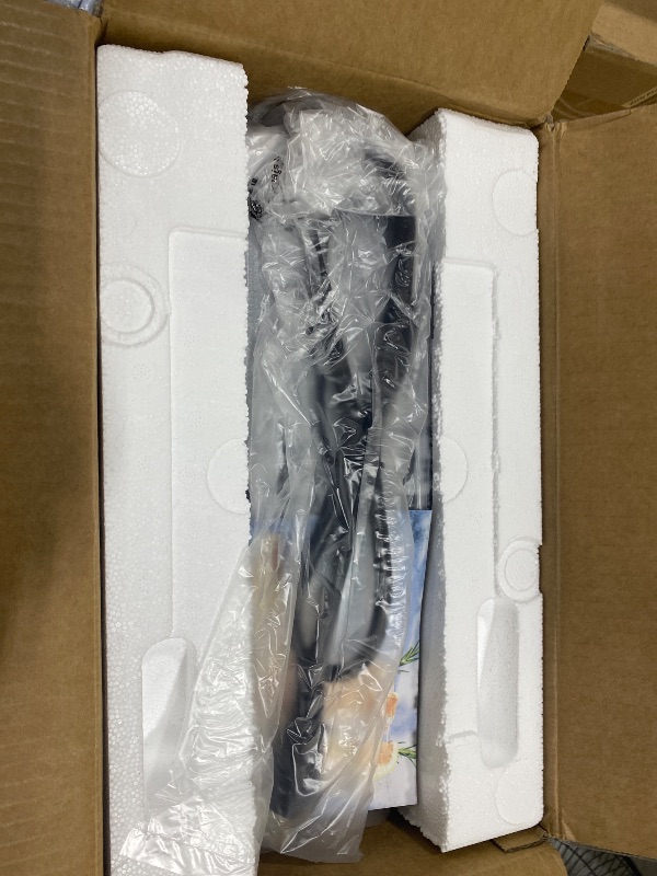 Photo 1 of Aeitto Countertop Ice Maker
