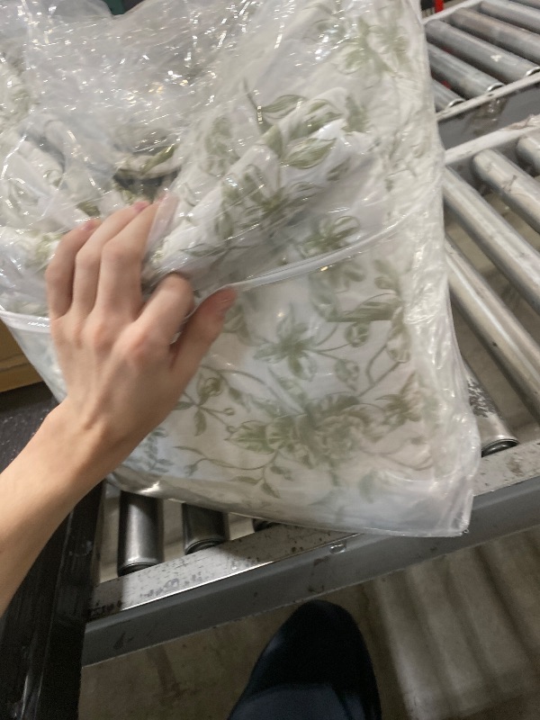 Photo 1 of DDUOXIN Oversized Queen Bedspread - 100% Cotton Botanical