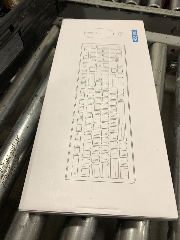 Photo 1 of RECCAZR Wireless Keyboard and Mouse Combo