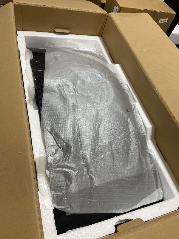 Photo 1 of Samsung 40” Odyssey G7 (G75F) Series WUHD Curved Gaming Monitor