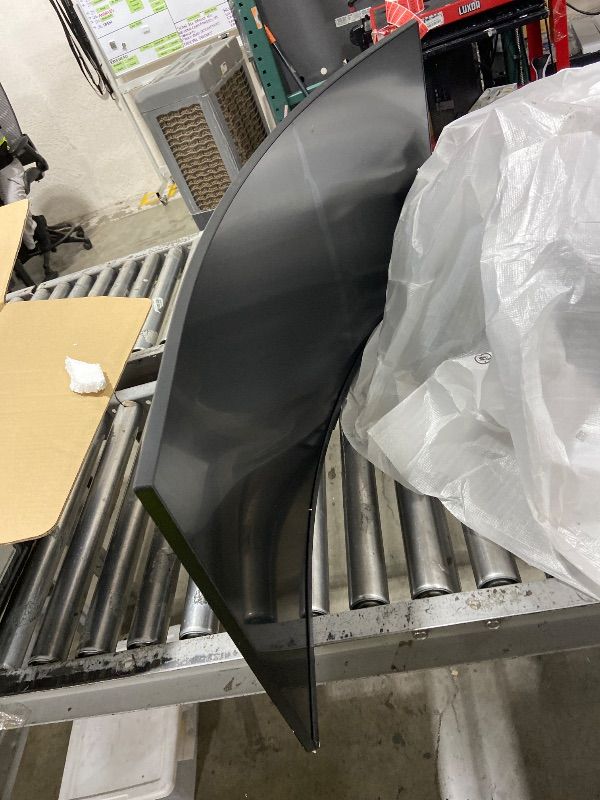 Photo 1 of Samsung 40” Odyssey G7 (G75F) Series WUHD Curved Gaming Monitor