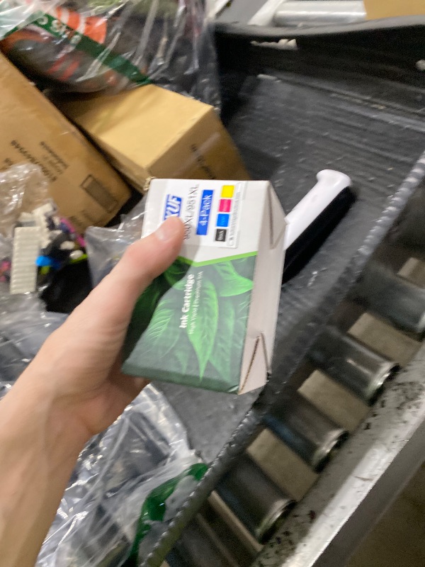 Photo 1 of 950XL 951XL Combo Compatible for HP 950 951 XL Ink Cartridge Work for OfficeJet Pro 8640 8660 8100 8110 8600 8610 8615 8620 8625 8630 Printers with V27.2.1 Chip ( 4-Pack Black, Cyan, Magenta, Yellow )