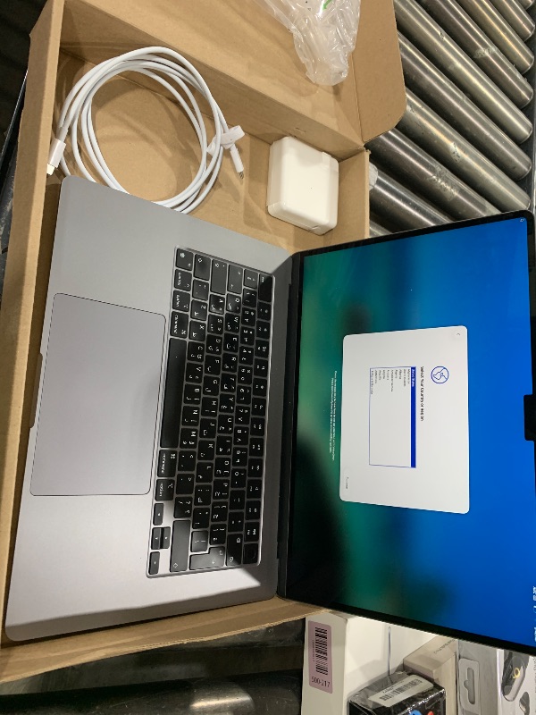 Photo 1 of Apple MacBook Air 15" M2 256GB Silver