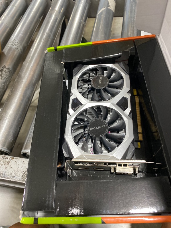 Photo 1 of GIGABYTE GeForce RTX 3050 WINDFORCE OC V2 6G Graphics Card