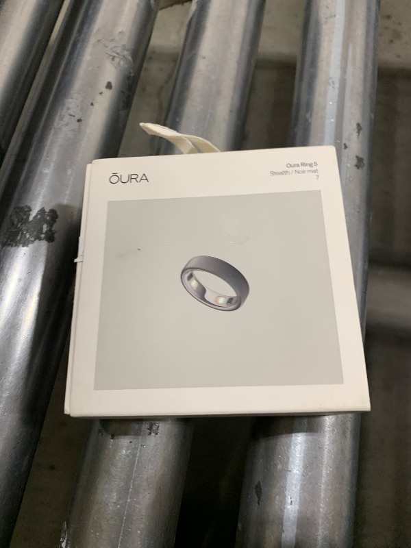 Photo 1 of OURA Ring 5 Smart Ring - Stealth - Size 7