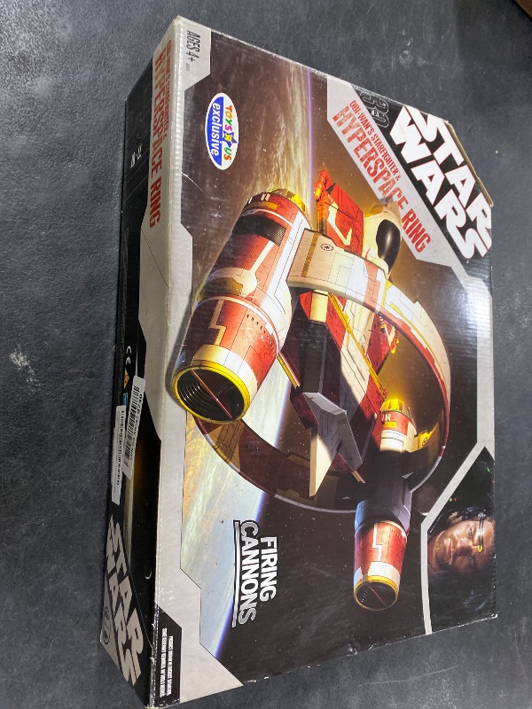 Photo 1 of STAR WARS Obi-Wan's Starfighter & Hyperspace Ring