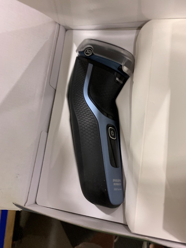 Photo 1 of Philips Norelco 3600 Electric Shaver, Storm Blue