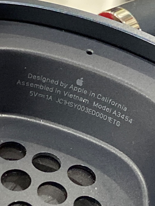 Photo 1 of Apple AirPods Max 2 Wireless Over-Ear Headphones, Active Noise Cancellation, Adaptive Audio, Personalized Spatial Audio, Live Translation, Bluetooth Headphones for iPhone – Midnight ++++ICLOUD ACCOUNT LOCKED+++++