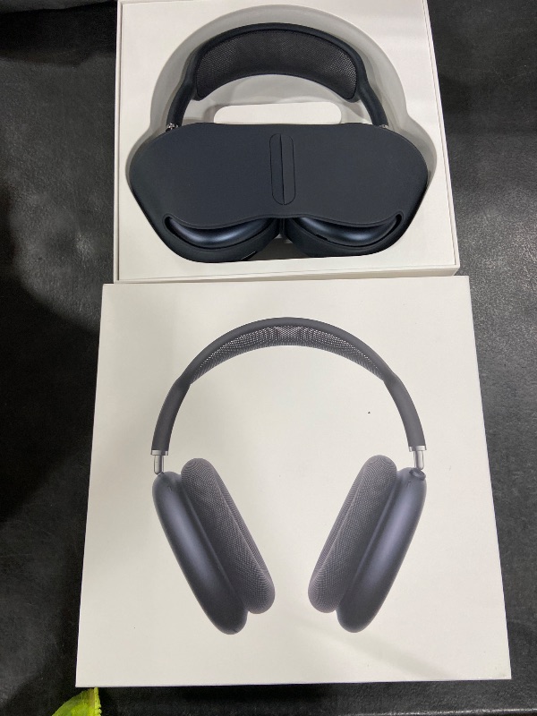 Photo 1 of Apple AirPods Max 2 Wireless Over-Ear Headphones, Active Noise Cancellation, Adaptive Audio, Personalized Spatial Audio, Live Translation, Bluetooth Headphones for iPhone – Midnight ++++ICLOUD ACCOUNT LOCKED+++++