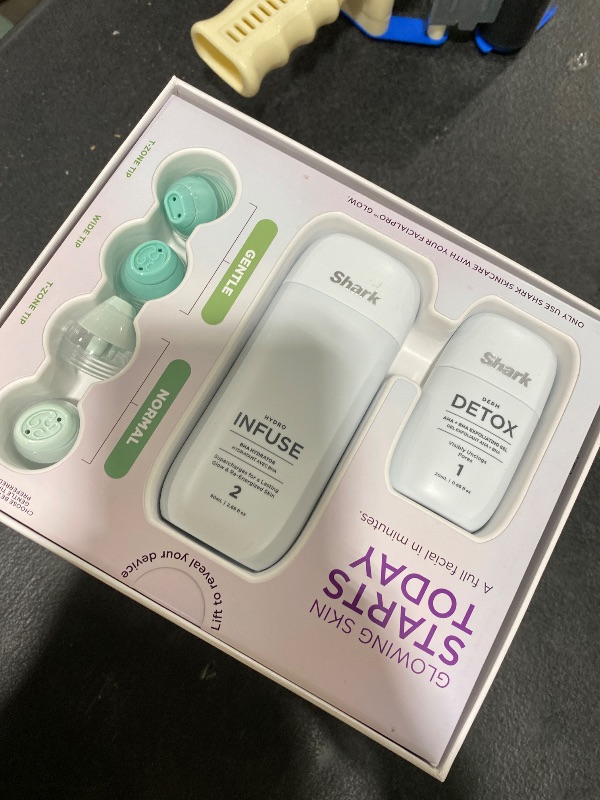 Photo 1 of Shark FacialPro Glow + DePuffi 2-in-1 Facial & Contrast Therapy, FH320PL