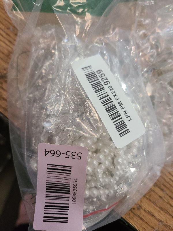 Photo 1 of 1 Pair Beaded Tassel Rhinestones Applique Embellishment for Clothes Epaulettes Shoulder Patches Sew-on Diamond Sequin Applique for Wedding Dress DIY Accessories (Silver)