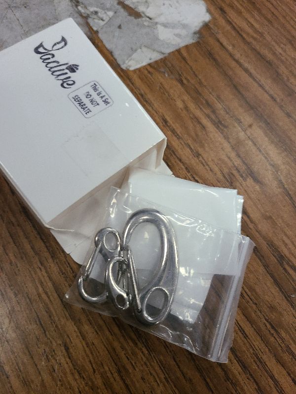 Photo 1 of 18 Pieces Leash Dog Tag Clip Pet ID Pet Tag Quick Clip Combos with Rings, Stainless Steel Quick Clips Holder for Dog Cat(1.9 Inch?1.3 Inch?0.8 Inch,Silver)