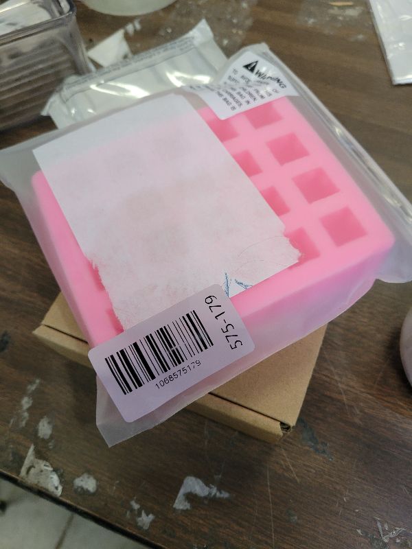 Photo 1 of 20-Cavity Dice Silicone Fondant Mold Dice Candy Chocolate Mold Square Dice Silicone Polymer Clay Mold for DIY Craft Projects