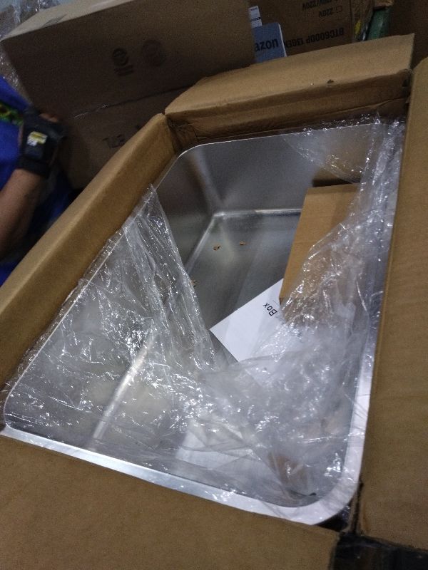 Photo 1 of 16'' High Sides XXXL All Stainless Steel Cat Litter Box with Lid,8'' Deep Metal Litter Box for Big Cats,Extra Large Litter Boxes with High Wall Enclosure,Anti-Leakage,Never Absorbs Odors,Non-Sticky