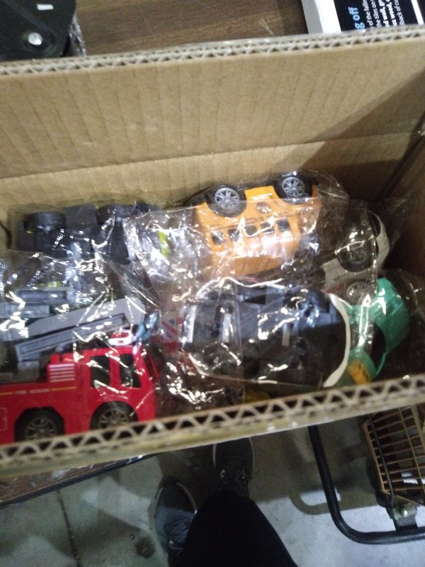 Photo 1 of 18 Pack Assorted Pull Back Cars and Airplanes Toy Set, Mini Die-cast Metal Friction Powered Vehicles Toy for Kids Boys Girls