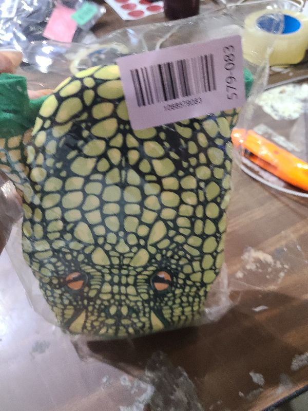 Photo 1 of 1 Pair Crocodile Oven Mitts, Heat Resistant Kitchen Gloves, Cute Animal Microwave BBQ Mitts for Cooking Baking Grilling, Funny Alligator Design Heat Proof Mittens for Adults Kids