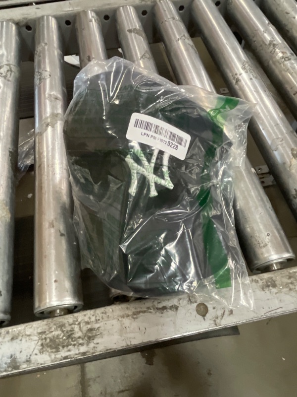 Photo 1 of '47 Forty Seven Brand MVP New York Yankees Curved Visor Snapback Cap Black MLB Limited Edition