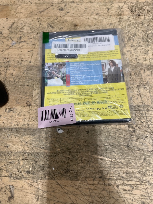 Photo 1 of **UNKNOWN DAMGES*** Ace Ventura: Pet Detective - Collector's Edition 4K Ultra HD + Blu-ray [4K UHD]