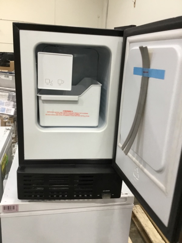 Photo 1 of **HAS SOME RUST ON BOTTOM**Whynter UIM-155 Stainless Steel Built-In Ice Maker