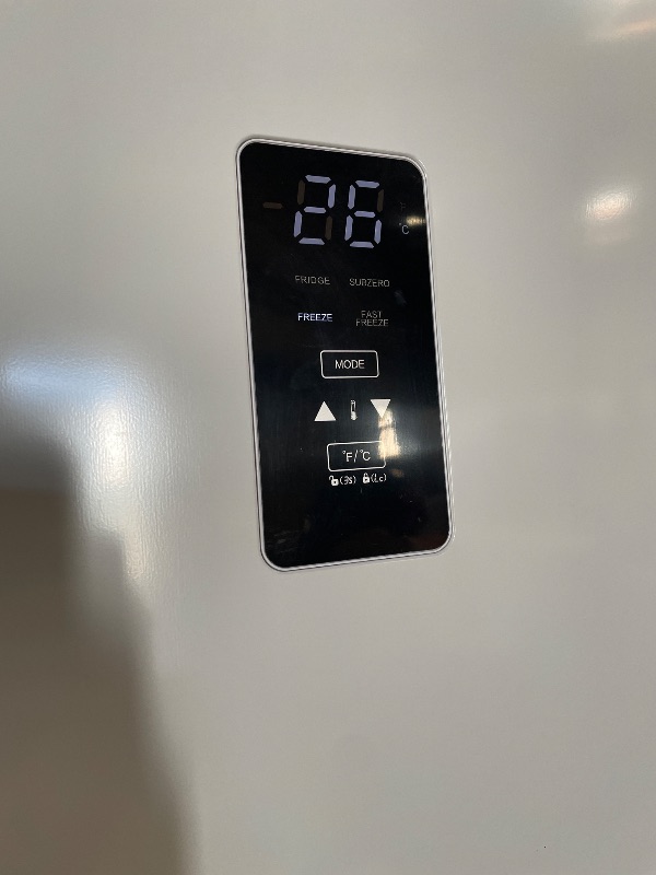 Photo 1 of "Kenmore Upright freezer - Convertible Refrigerator/Freezer, 4 Shelves, Garage Ready, Meat Storage, Auto Defrost, Congelador For Home, Apartment, Cottage, Basement, 17.0 Cubic Feet Capacity, White "