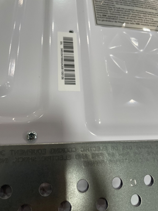 Photo 1 of ***BROKEN HANDLE***
BLACK+DECKER EM044KB19 Over The Range Microwave Oven with One Touch, 1000 Watts, 400 CFM and Auto Cooking, OTR 1.9 Cu.ft