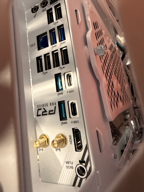 Photo 1 of ***************FOR PARTS ONLY- MISSING GRAPHICS CARD*****************
Thermaltake Reactor 9880S Gaming Desktop (AMD Ryzen™ 7 9800X3D, ToughRam 32GB DDR5 6400MT/s RGB Memory, NVIDIA® GeForce RTX™ 5080, 2TB NVMe M.2, WiFi, Windows 11) T6WT-X870-580-LCS
