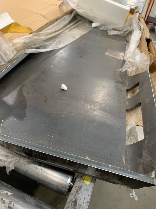 Photo 1 of (see all images) YINTATECH 1/4” Universal Quick Attach Plate Compatible with Kubota and Bobcat Skid Steers and Tractors