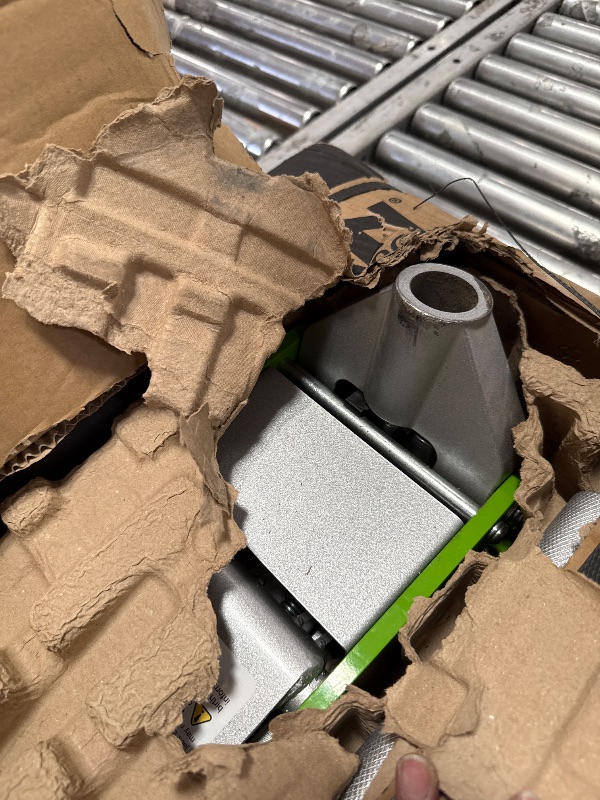 Photo 1 of (MINOR USAGE SOLD AS PARTS) ARCAN 3-Ton Hybrid Aluminum and Steel Low Profile Floor Jack with Dual Pump Pistons, Reinforced Lift Arm, Rubber Saddle Protection, and Side Carry Handle, Model A20004