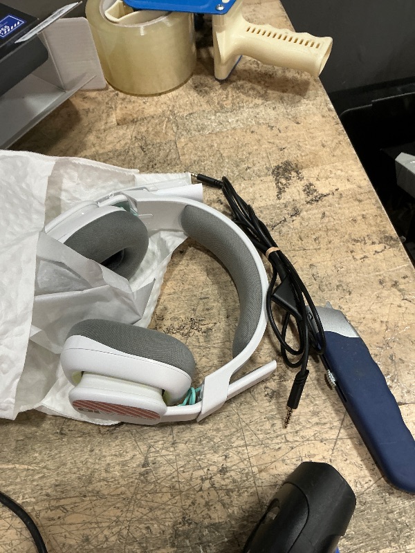 Photo 1 of Logitech G Astro A10 Gen 2 Cross-Platform Wired Gaming Headset for PlayStation 5/4, Xbox S|X, Nintendo Switch, PC: 3.5mm Headphone Jack, 32mm Drivers, Flip-to-Mute Mic, Over-Ear - White/PS Edition