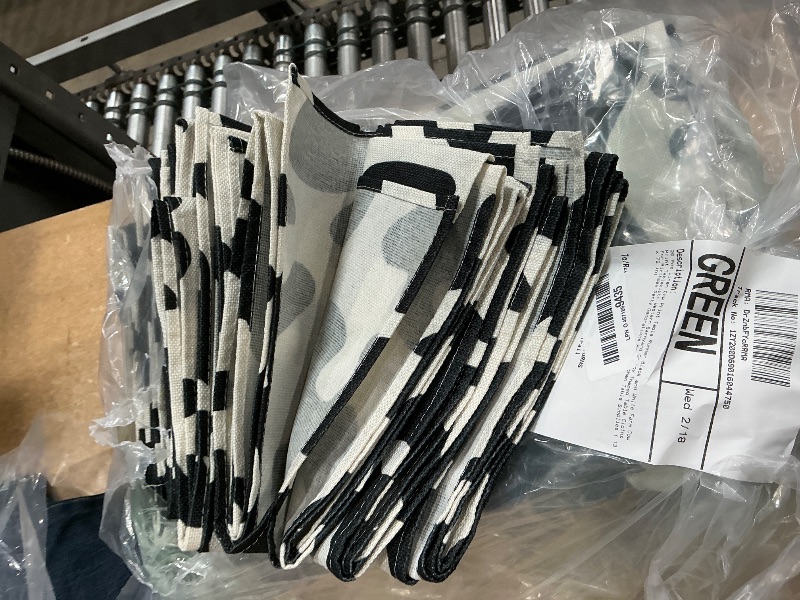 Photo 1 of  Linen Cow Print Table Runner Black and White Farm Cow Print Tablecloth Western Barnyard Cowboy Themed Table Cloths for Birthday Party Decorations Home Kitchen Table Supplies ( 13 x 72 in)