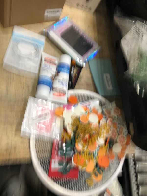 Photo 1 of ***Bundle of miscellaneous home goods
