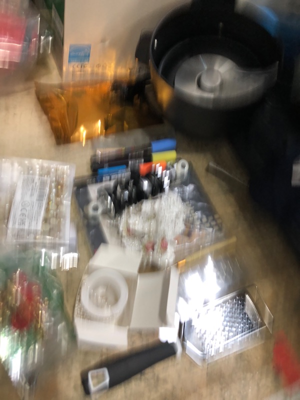 Photo 1 of ***Bundle of miscellaneous home goods
