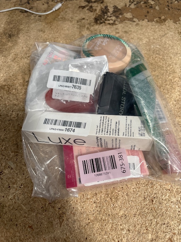 Photo 1 of 10 PIECES MISCELLANEOUS ITEMS