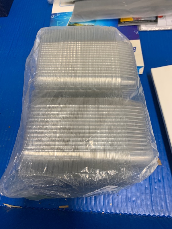 Photo 1 of 100 Pcs Clear Hinged Plastic Containers with Lids,Individual Cake Slice Containers,Square Plastic Food Container,Disposable Clamshell Take Out Containers for Cakes,Cookies,Pasta,Sandwiches,Salad